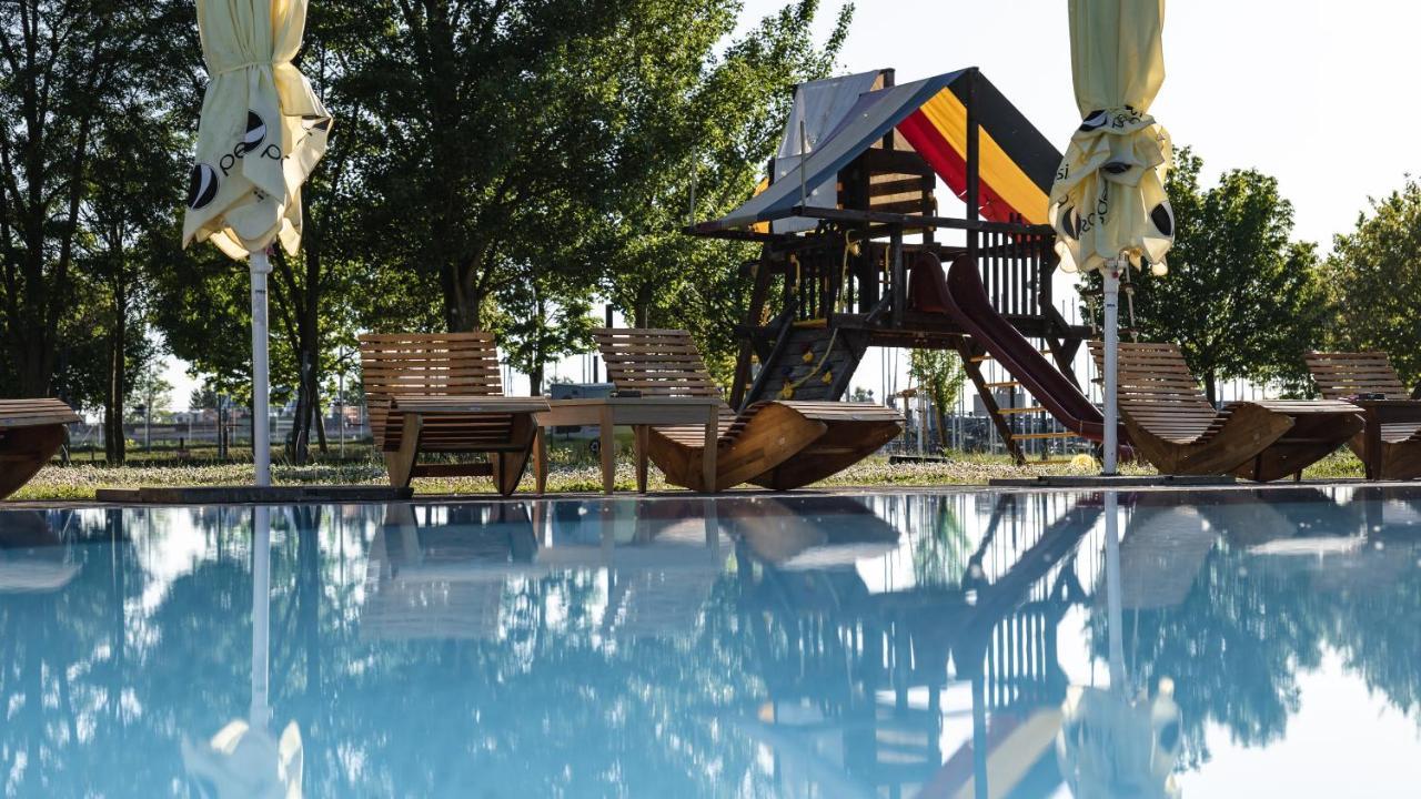 Hotel And Park Divoka Voda Bratislava Ngoại thất bức ảnh