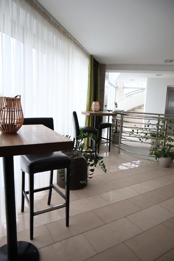 Hotel And Park Divoka Voda Bratislava Ngoại thất bức ảnh