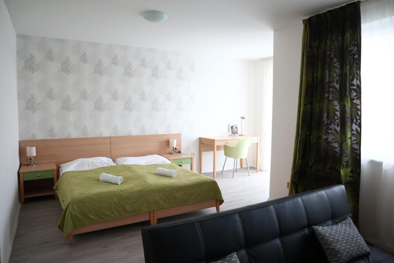 Hotel And Park Divoka Voda Bratislava Ngoại thất bức ảnh