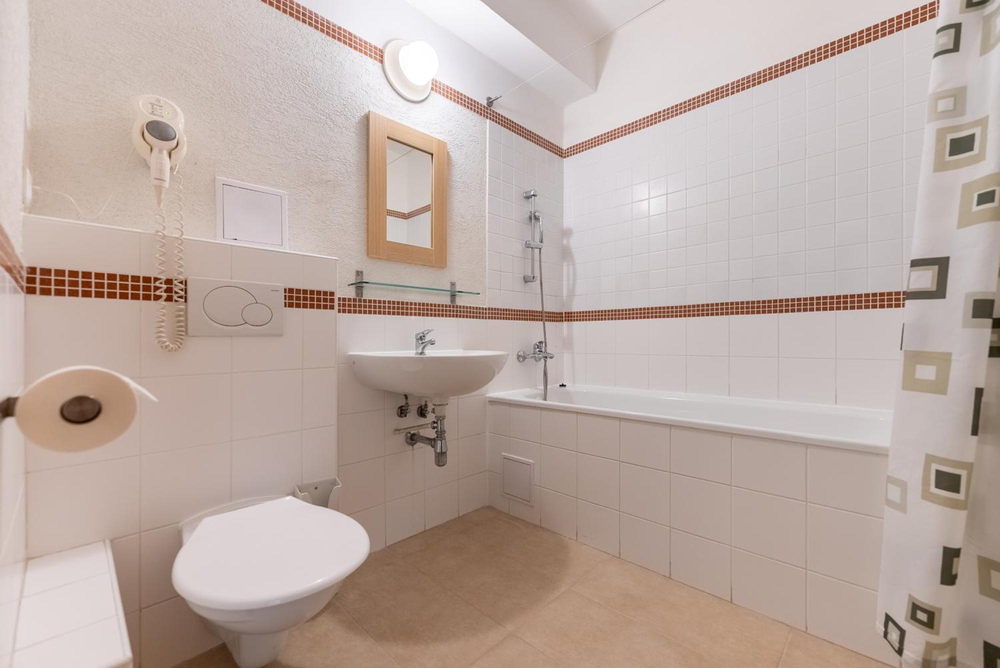 Hotel And Park Divoka Voda Bratislava Ngoại thất bức ảnh