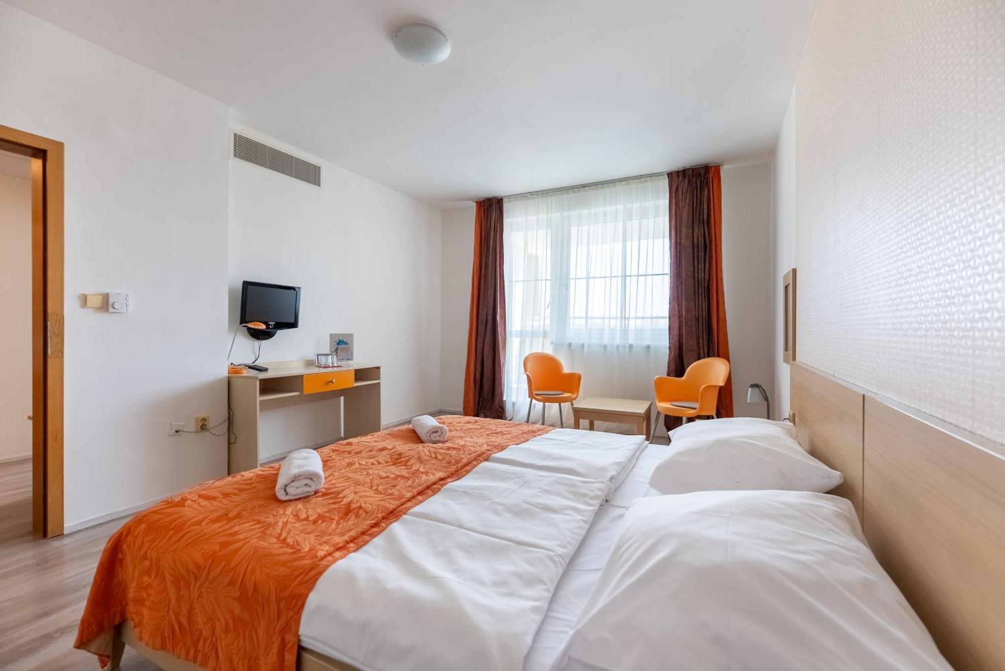 Hotel And Park Divoka Voda Bratislava Ngoại thất bức ảnh